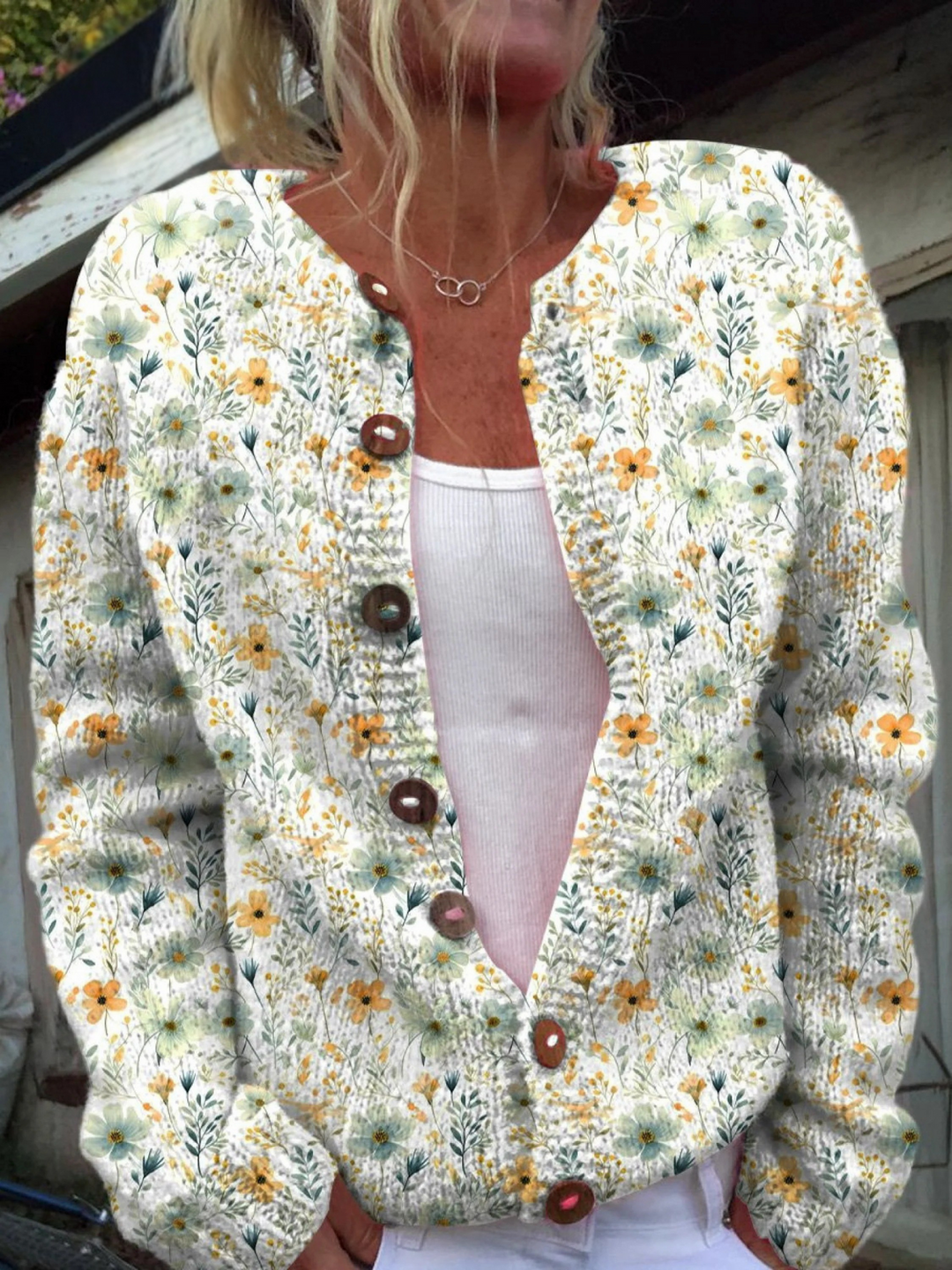Lovely Meadows Floral Pattern Printed Buttoned Cardigan