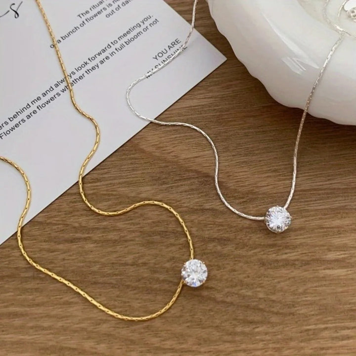 Johanna | Moissanite Stone Necklace