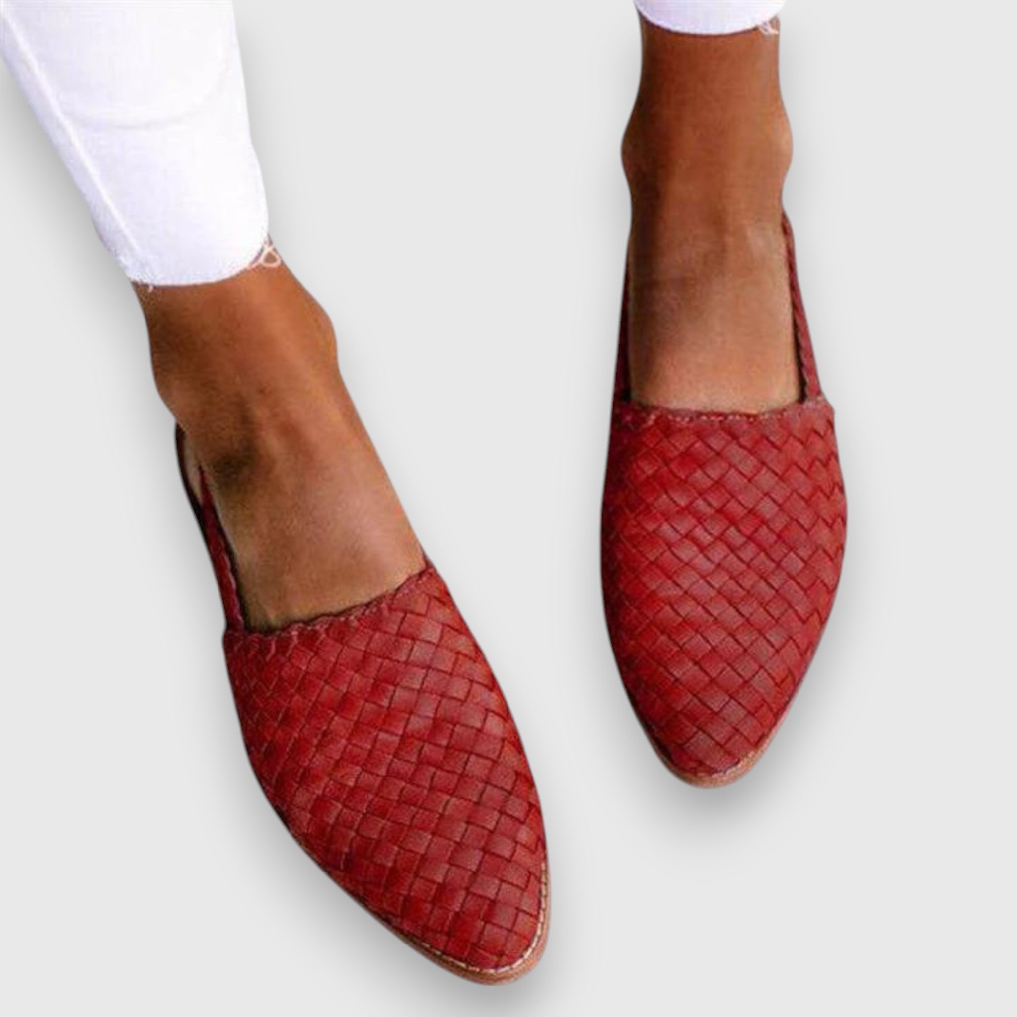 Red / 12 US | 43 EU