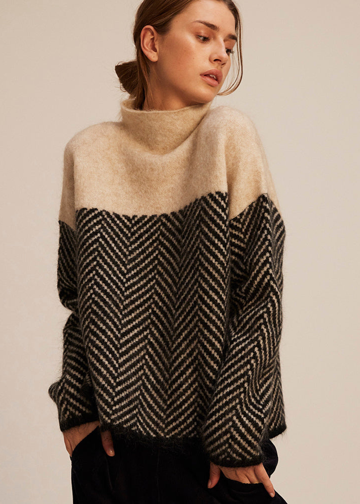 Anna | Patterned High-Neck Sweater