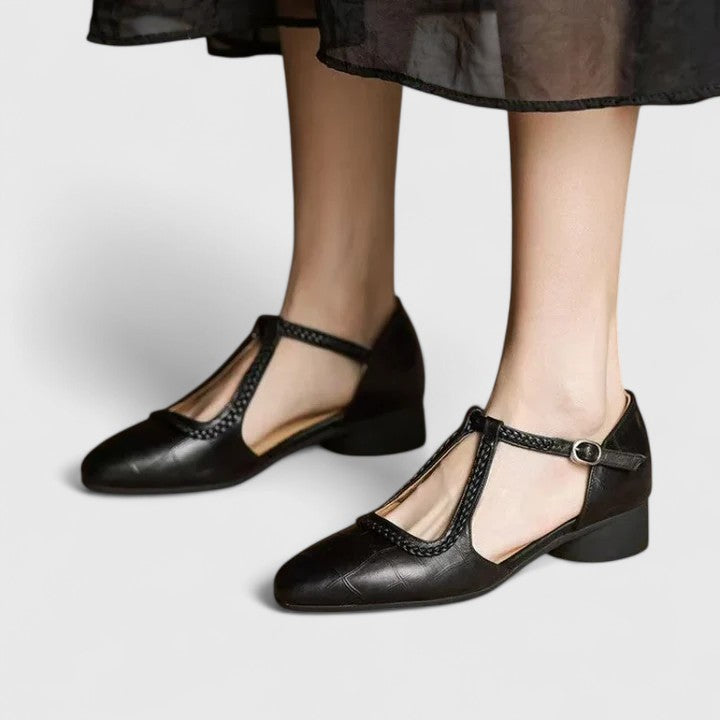 Black / 8 US | 39 EU