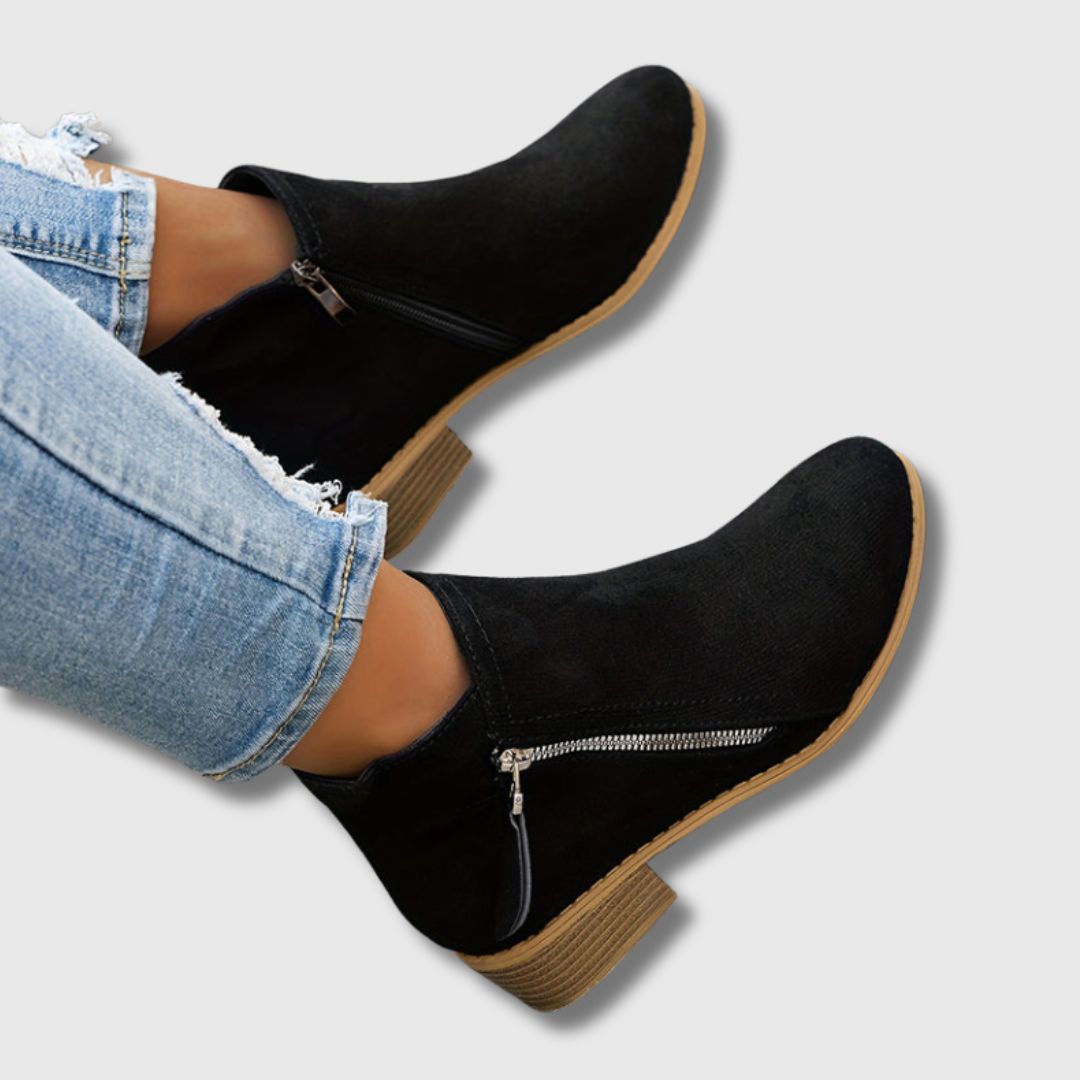 Black / 10