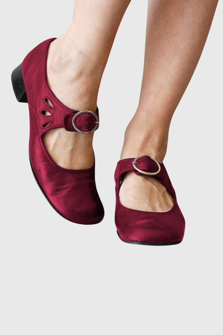 Red / 12 US | 43 EU