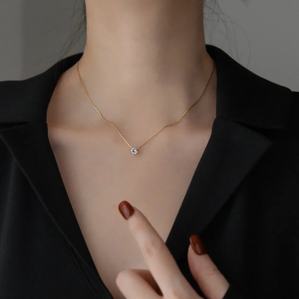 Johanna | Moissanite Stone Necklace
