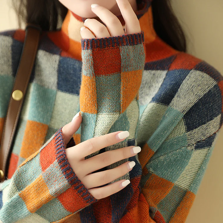 Sofia | Vibrant Checkered Sweater