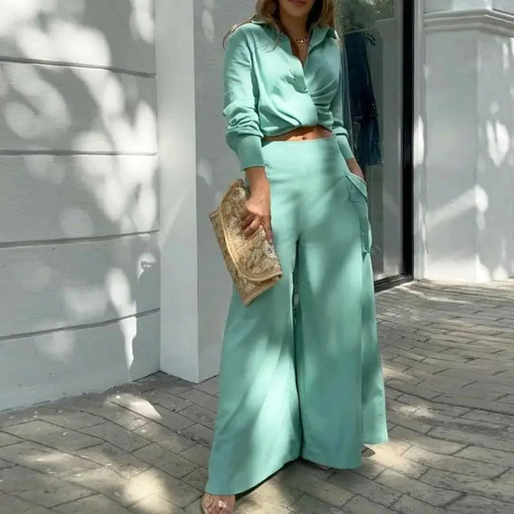 Blanca | Summer Outfit with Knotted Shirt and High-Waist Pants